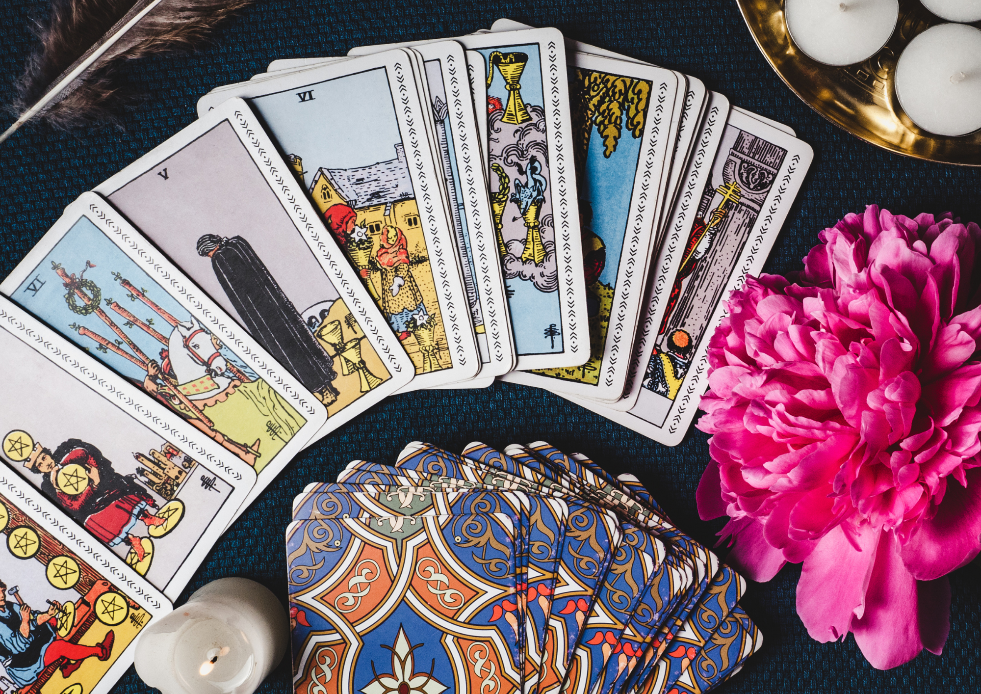 Cartas del tarot y círculo sagrado para ver que te deparará en tu futuro