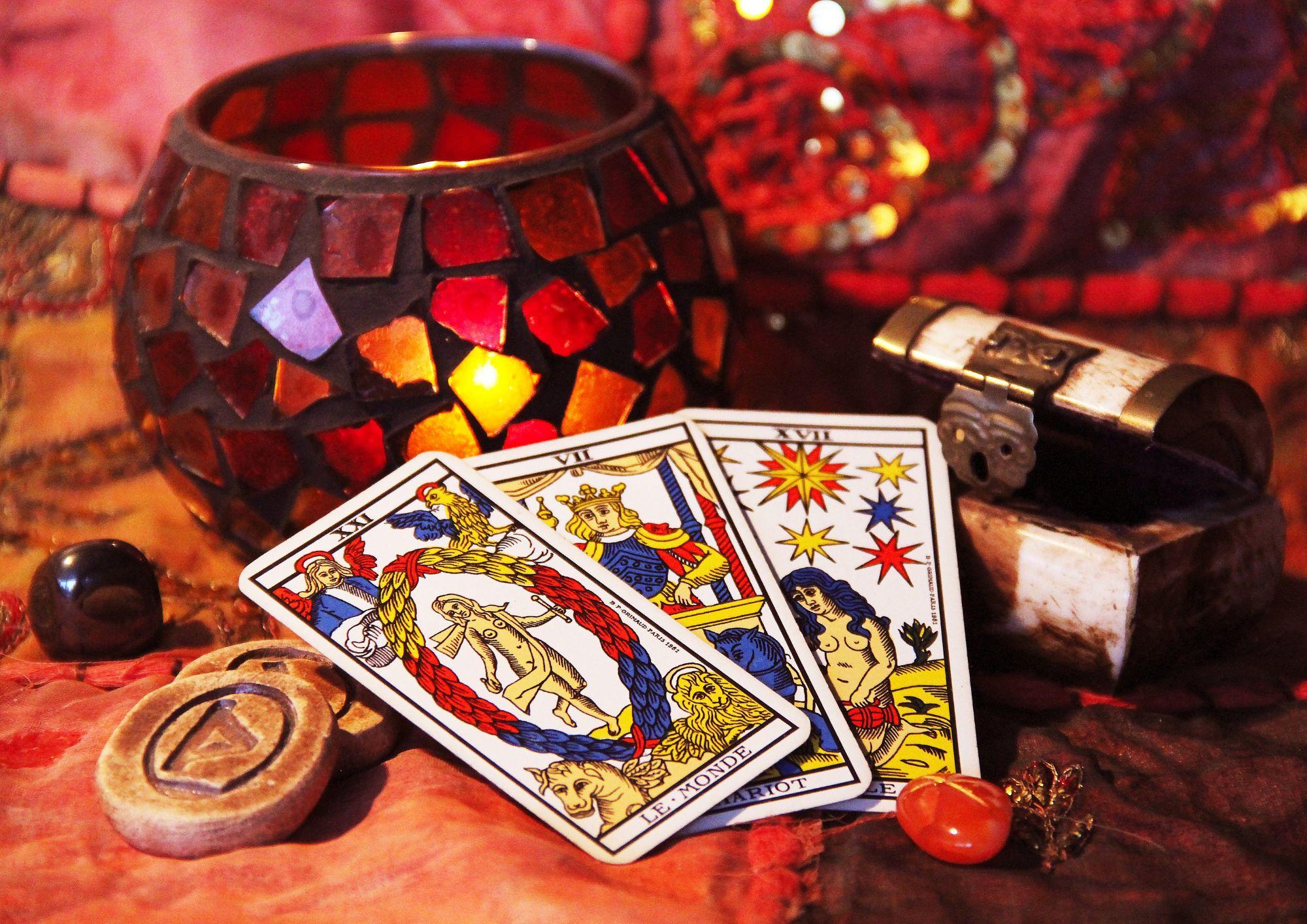 Cartas del Tarot profesional para ver de que personas te rodearás en un futuro